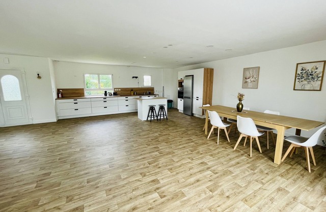 Maison spacieuse avec piscine