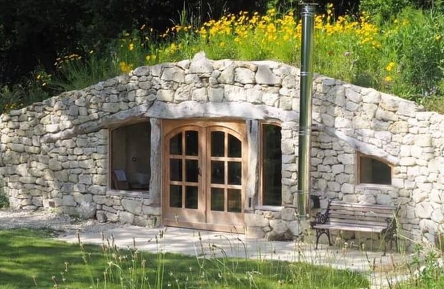 Maison Terre Cabanes de Fallot / sauna - cold bath / shared natural swimming pool