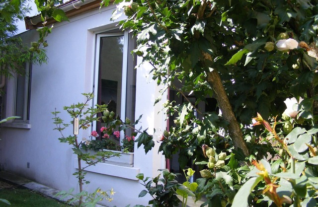 Maisonette am Ende eines Gartens, 30 Minuten von Paris entfernt.