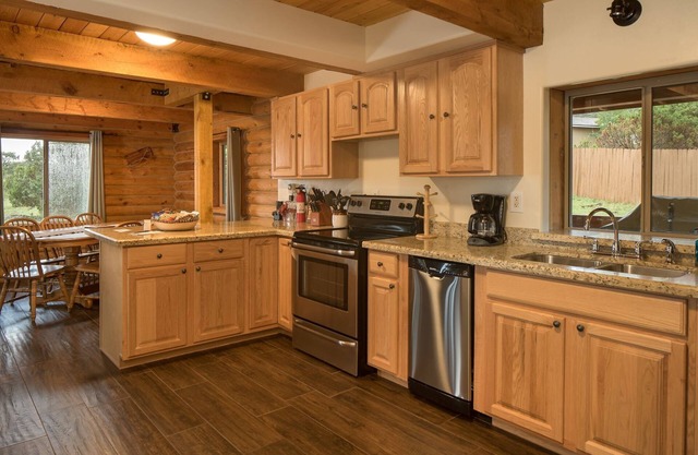 Majestic 4BR Blockhaus / wunderschön renoviert / zentral zum Grand Canyon & Flagstaff