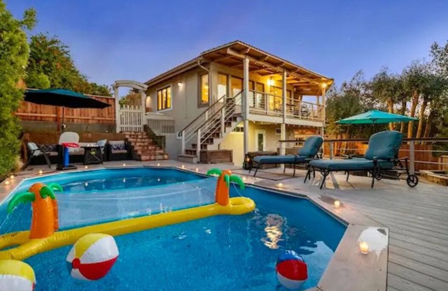 Majestic 5BR Villa with Guesthouse, Pool & Spa