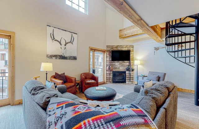 Majestic Alpine Retreat