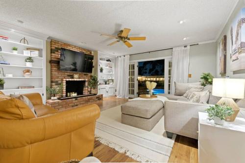 Majestic Lux Home with Heated Pool and Spa!