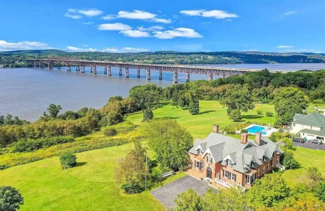 Majestic RiverView Estate - Breathtaking Views