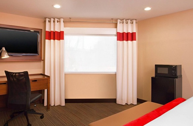 Majestic Room to Stay w/ Excellent Room Service!