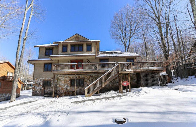 Majestic slope side home is a skier's paradise. Welcome to Whitetail Lodge!!