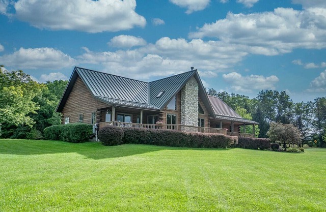 Majestic View Lodge, stunning log cabin