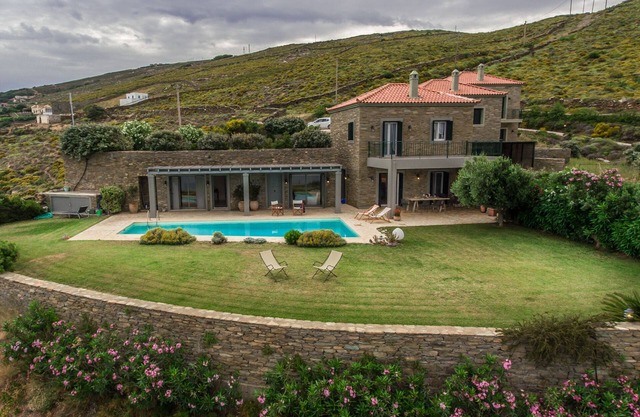 Majestätische Aussicht auf Andros