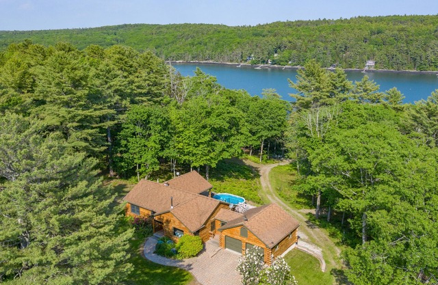 Make Shimmering River Retreat your Maine Coastal getaway!
