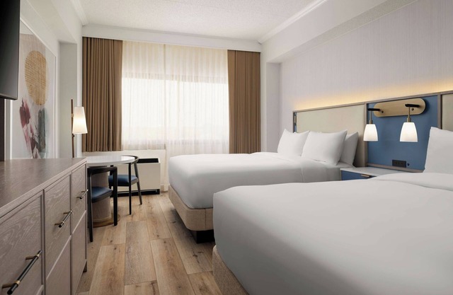 Make Your Trip More Enjoyable! 2 Posh Units, Near Presser Park, Pet-Friendly