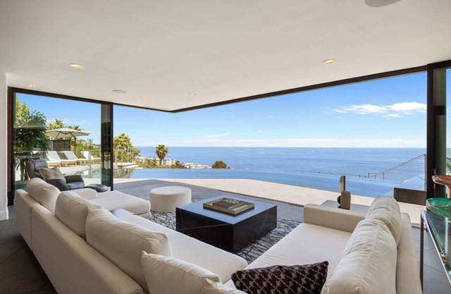 Malibu Oceana Bleu- Incredible Views -Sleeps 10!