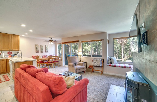 Mammoth Lakes Condo mit Pool und Zugang zum Spa in der Nähe der Pisten!