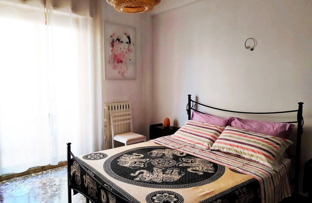 Manaar House... a comfortable retreat a stone's throw from the sea!