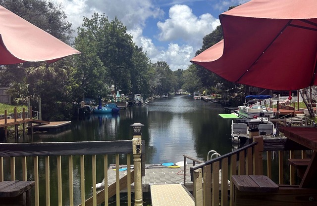 Manatee Corner - 7 min Paddle to Main River