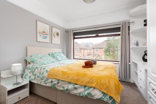 Manchester Business and Leisure Home with Free Parking