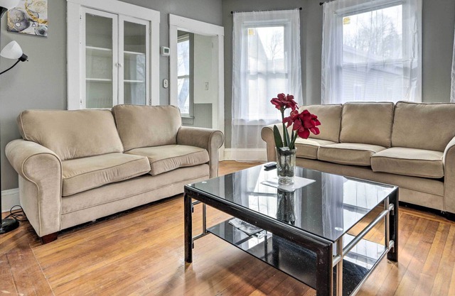 Manchester Vacation Rental 10 Mi to Hartford!