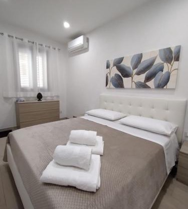 Manenti Holiday House