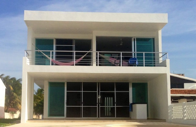 Mango Beach House. Beach Front, Meerblick, Wireless-LAN, Sat-TV.