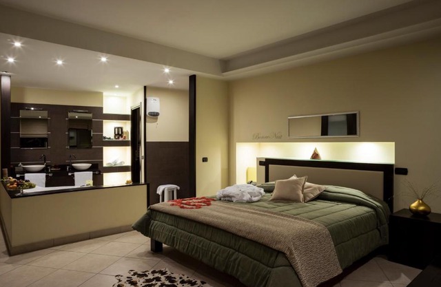 Manhattan Village Hotel