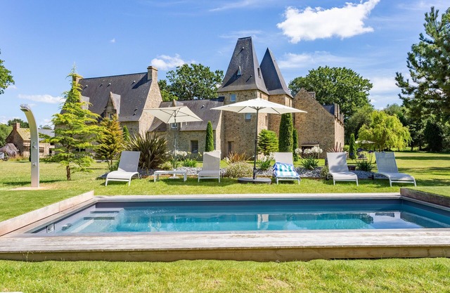 Manoir de Pléac in 2 Hütten und beheiztem Außenpool und Park von 3 ha