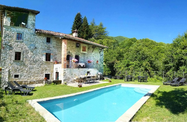 Herrenhaus mit privatem Pool und umzäuntem Garten