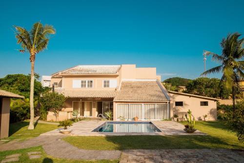 Mansão com quintal amplo em Cabo Frio-Ogiva