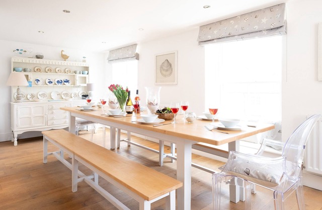 Mansard House - sleeps 9 guests in 5 bedrooms