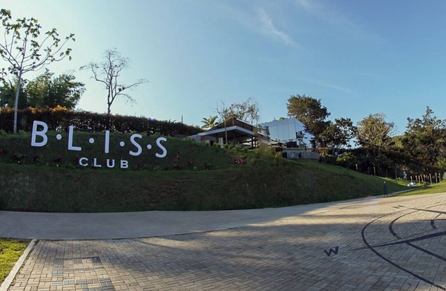 Mansión de Lujo en el Peñol con Vista Exclusiva a la Piedra y Acceso al Embalse