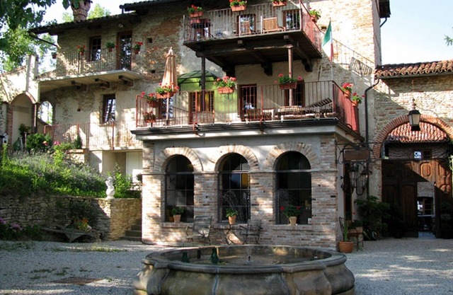 Villa in Bastia Mondovì mit Pool