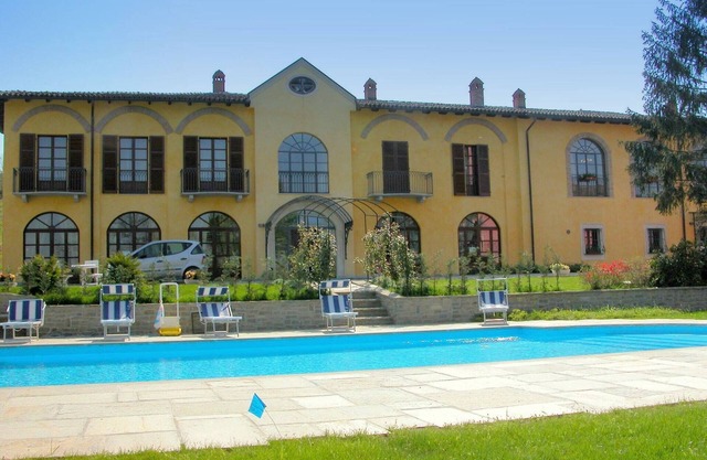Modernes Herrenhaus in Nizza Monferrato