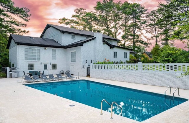 Mansion With Private Pool Bsktball & Tennis courts