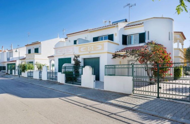 Manta Rota 450m from the Beach by Interhome