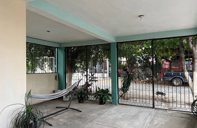 Manzanillo Cozy Stay - Central Location, 10 Mins to the Beach