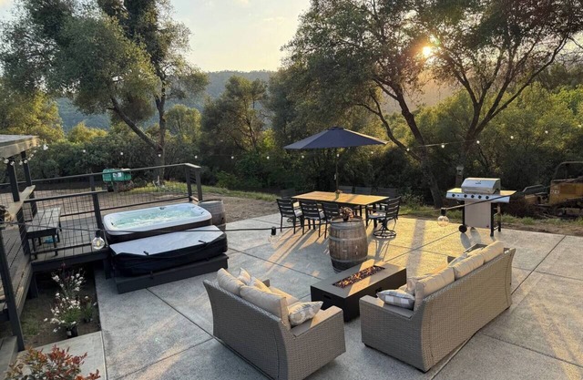 Manzanita Sunsets House