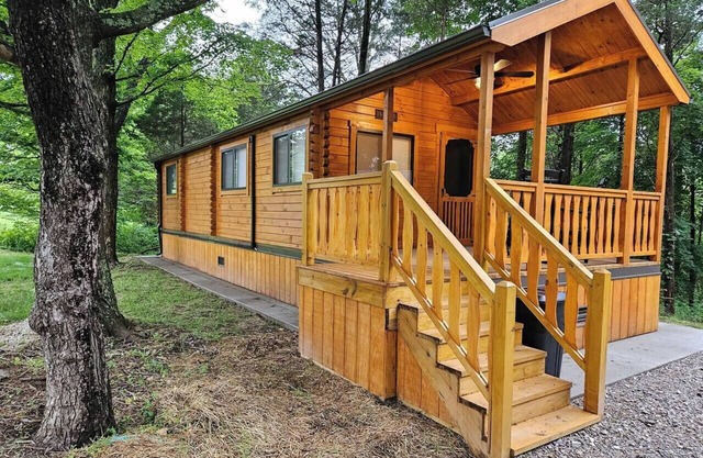 Maple Cabin at Lost Trails