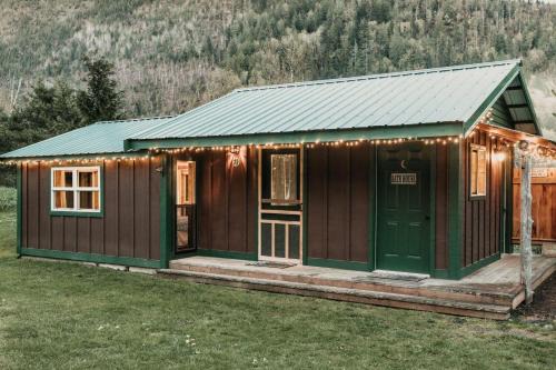 Maple Falls Cabin #71 - Rustic - Pets Ok - Wi-Fi