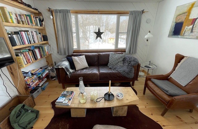 Maple Grove Cottage in the Lanark Highlands