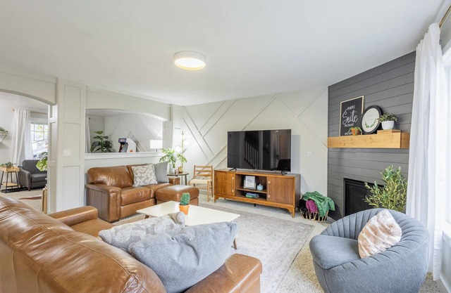 Maple Suite Retreat: Arcade Ping Pong HomeGym Toys Pool Playgrounds