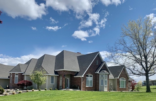 Mapleway Manor, a Del Prado Estate w/ Indoor Pool, Jacuzzi, Sauna & Theatre Room