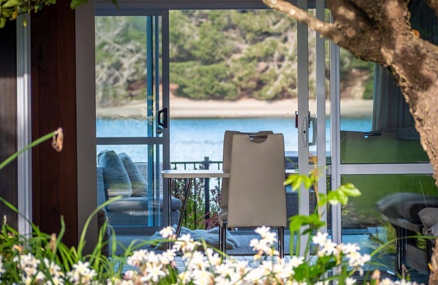 Mapua Beachfront Paradise