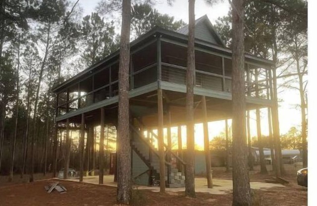 Mar I-Wilya Treehouse, 18ft off of the ground sits on 54 acres.