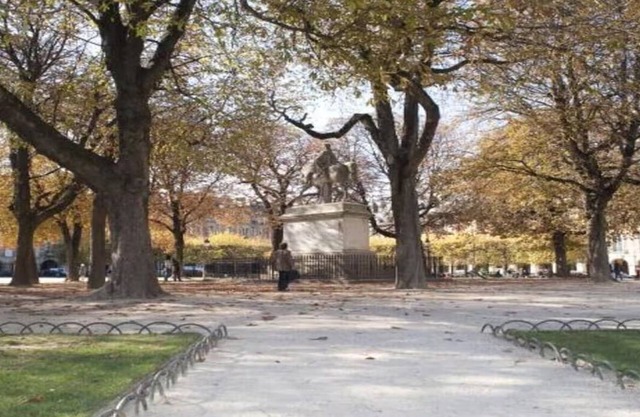 MARAIS PLACE DES VOSGES- RUE DE TURENNE
