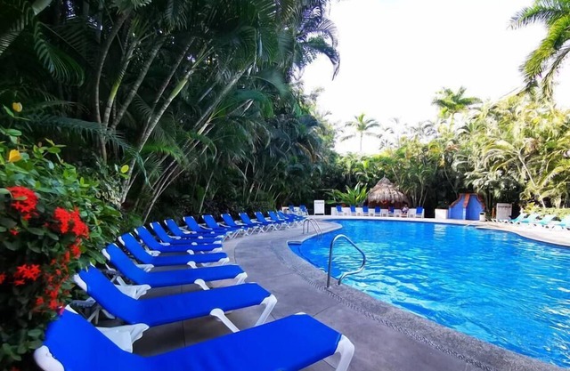 Marbella Family-friendly Condo, 2 Pools Onsite