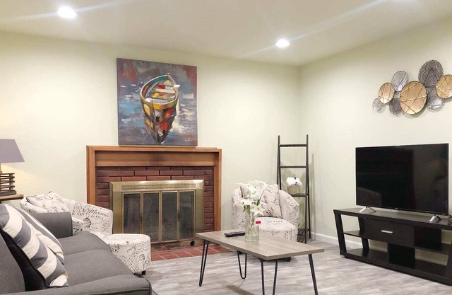 @ Marbella Lane -4BR Lovely Residential Home