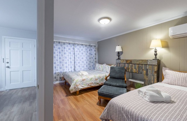 5BR House | Downtown Redwood City | 10mins to Stanford/Palo Alto | Parking