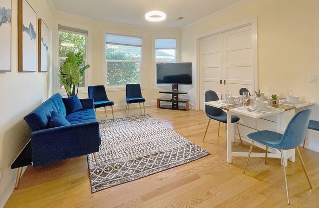 @ Marbella Lane - San Mateo Stylish House