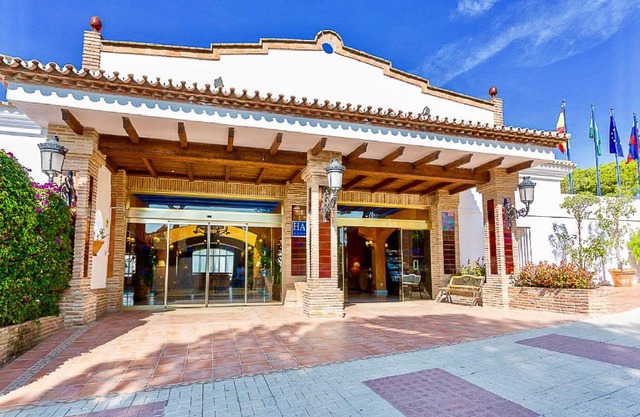 Marbella Pool & Whirlpool Sauna Resort