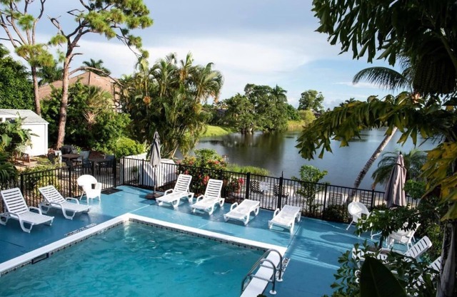 Marco Island Lakeside Inn