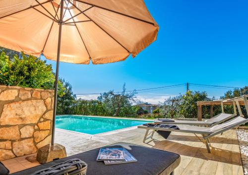Marelì - magnifica villa con piscina