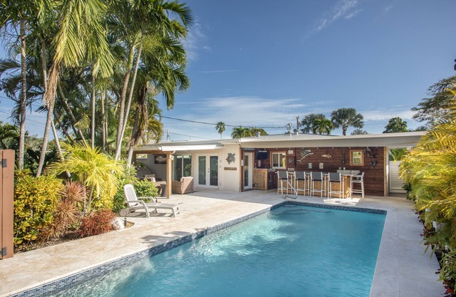 Margarita Villa-3 bedroom 3 bath home in prime location w/backyard pool oasis
